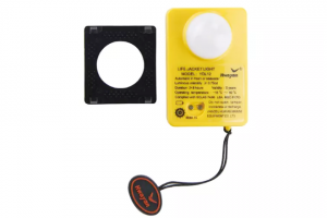 Luz de emergencia para chaleco, homologada y activada por agua.